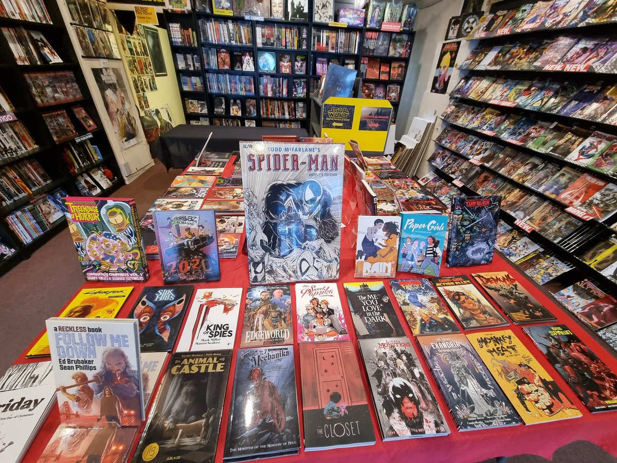 ChaosCityStA's tweet photo. We have a surprise for you.....it's not just new comics this week that we offer you! But an amazing selection of NEW HALF PRICED DC GRAPHIC NOVELS.๐ Don't snooze or you loose!
#DC #NewComics #Comics #comicstoread #Nerds #queenofnerds https://t.co/u3jO7RfubE