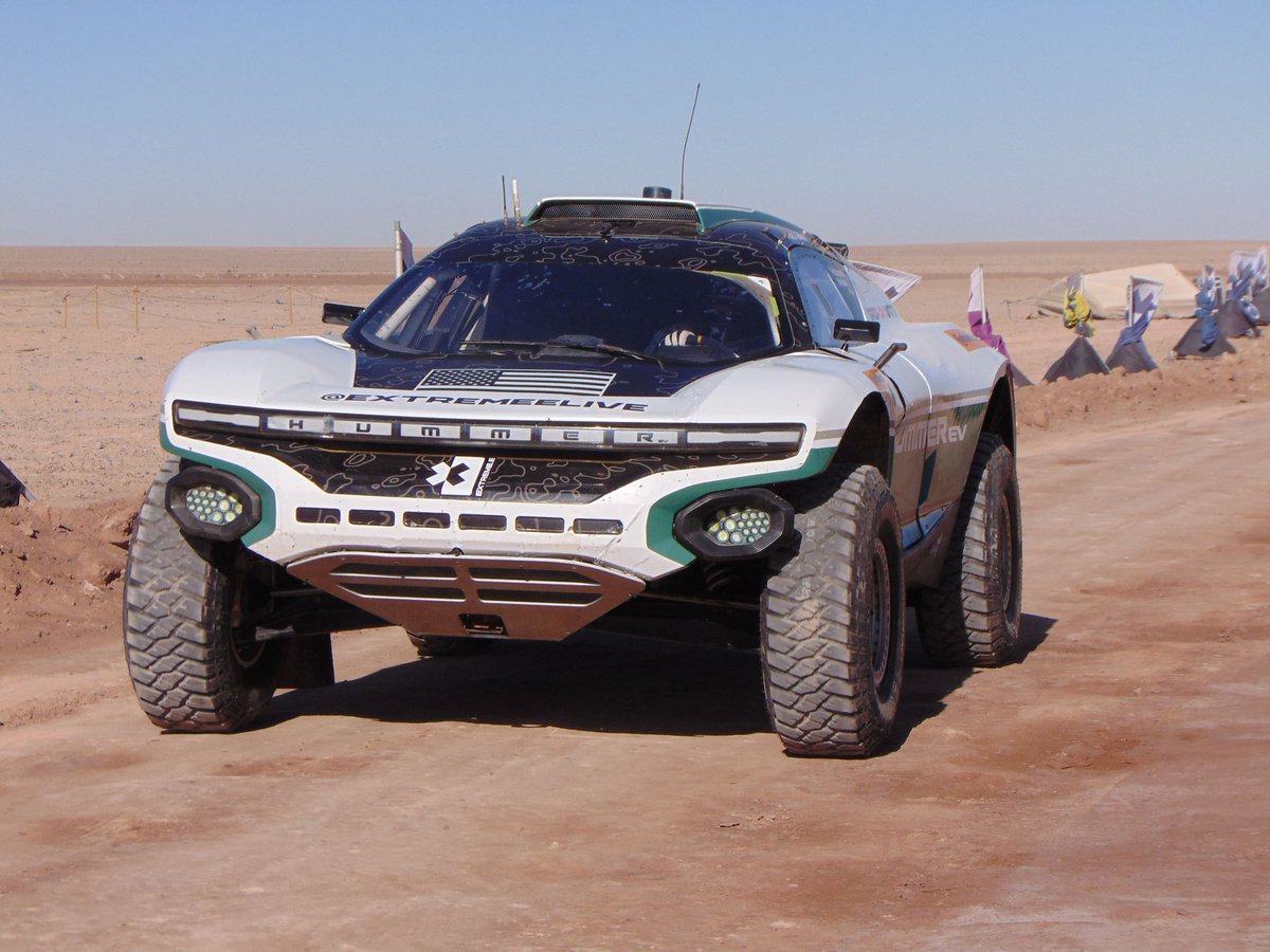 DakarRoadbook's tweet photo. Potencia eléctrica estadounidense: El GMC Hummer EV de Chip Ganassi Racing se robó miradas en Chile
¿Qué te parece este prototipo?
#ExtremeE #CopperXPrix #ChipGanassiRacing #SaraPrice #KyleLeDuc https://t.co/W1FsKfTK1S