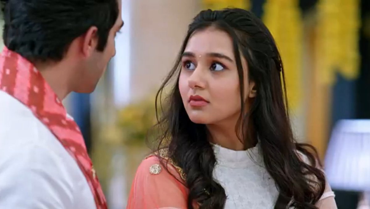 _heerxranjhaa_'s tweet photo. He noticed that she isn't wearing the earings 🤌❤️🩹
Aww my poor heart sinks here🫀😍
#Shayush #BhagyaLakshmi https://t.co/QC1uaf3gOD