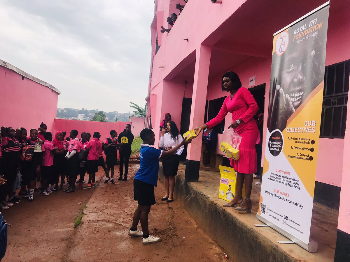 EmiliaBucha's tweet photo. In prelude to #InternationalDayOfTheGirlChild at Macmillan Bilingual Academy.Handing out sanitary pads to active girls and boys who were glad to hear more about this day &amp; #Girlsrights .Including  the right to menstruation not been a myth @Unicefcameroon @UNFPACameroon @UN_Women https://t.co/Ks5kGi6ifA