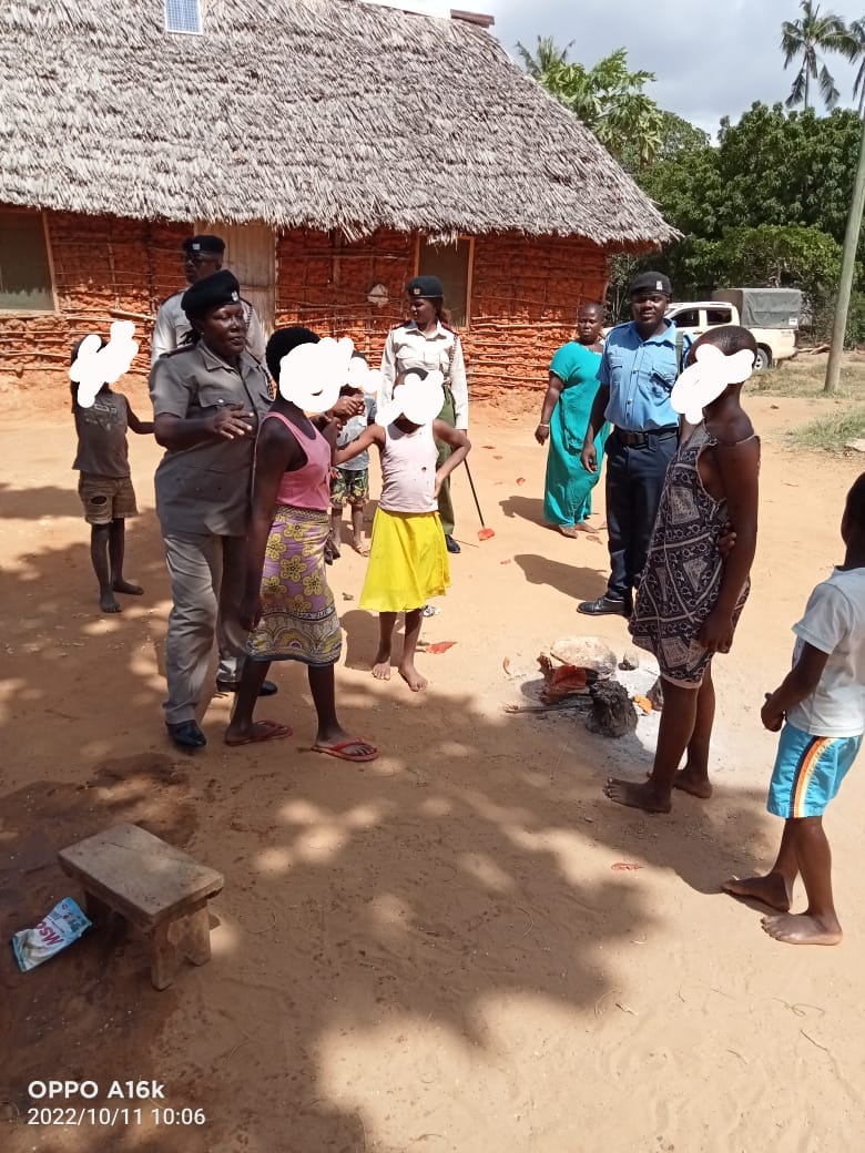 accmatsangoni's tweet photo. Children have the right to basic education and its the responsibility of parents to ensure they are in school. In Mastangoni Division will ensure every child access basic education irregardless of their social backgrounds.#operationbacktoschool #EducationMyPower https://t.co/uazdZYQAEU