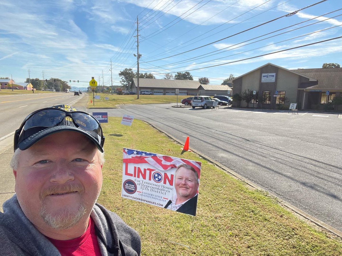 LiesLiberty's tweet photo. Signs going up! If you are interested in having a yard sign to support my campaign just message me through Facebook or send an email to - Larry-For-TN12@protonmail.com
#LarryForTN12
#Constitutionalist
#Conservative
#SevierCounty
#Sevierville
#PigeonForge
#Gatlinburg
#Seymour https://t.co/weWOvpaJ3J