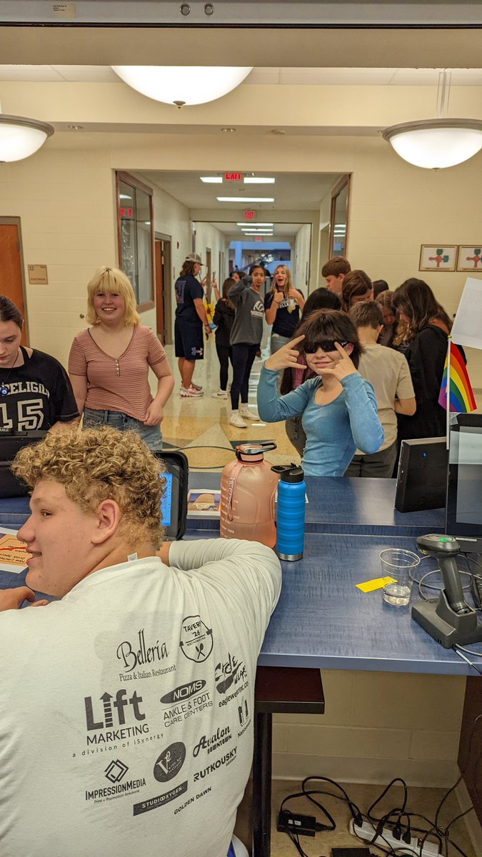 Lauren Stone tweet media