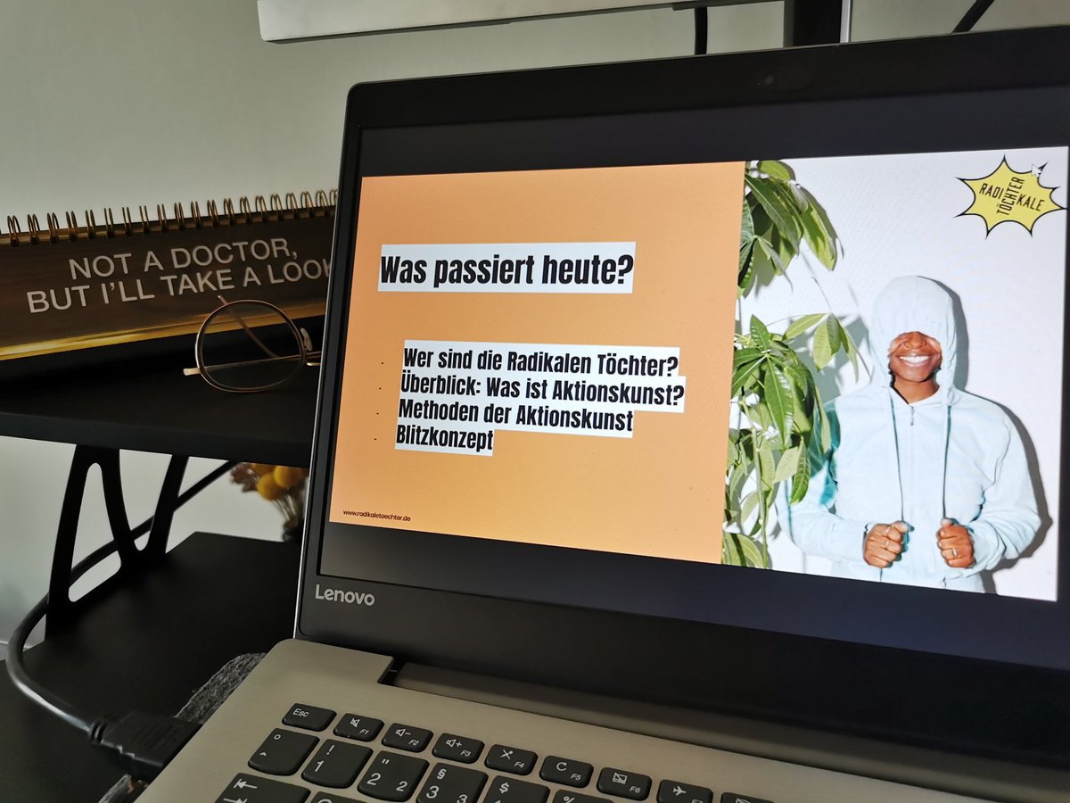 Freu mich mega, beim #Mutmuskel Workshop der #RadikalenTöchter dabei zu sein (von <a href="/cesy_leonard/">Cesy Leonard</a> &amp; Co) - Intro zu #Aktionskunst, #Aktivismus und kreativen Methoden für #Kulturpolitik und  #kukturelleBildung | <a href="/Kupoge/">Kulturpolitische Gesellschaft e.V.</a> <a href="/KBSachsen/">KulturbüroSachsen</a> <a href="/bpb_de/">bpb.de</a> #Protest #neueRelevanz