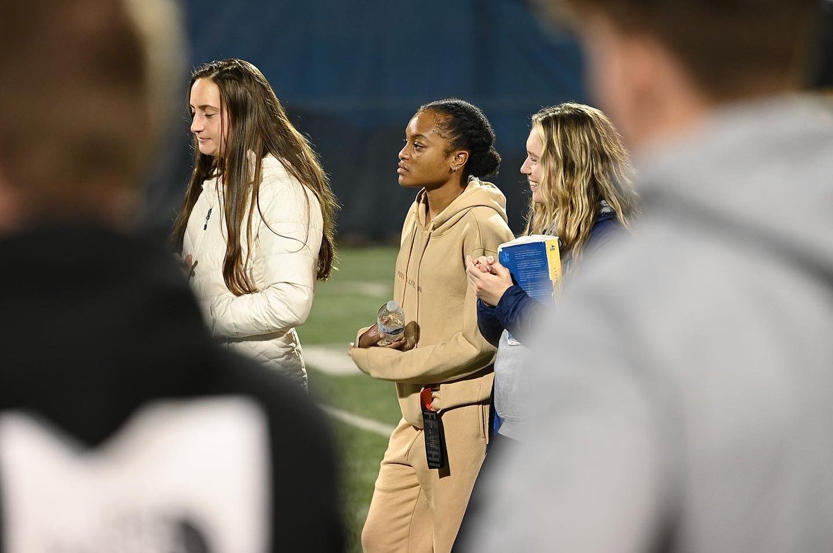 Myers_Kirby's tweet photo. Great Fields of Faith event last night @wvufca! So encouraged to see many athletes from many teams as we enjoyed sweet fellowship, prayer, heard student-athlete testimonies and were challenged to read the Bible daily. God is at work on this campus! #FOF2022 #21DaysOfJohn #teamfca https://t.co/oqRUnsDDJ0