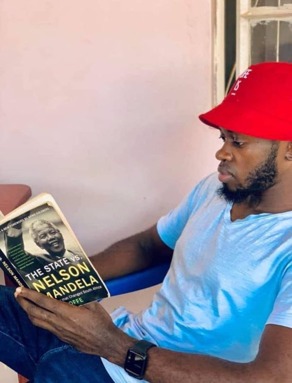 6nightwatch's tweet photo. Hopefully the day wasn’t so Cumbersome.....👌🏾
Reading is Fundamental to u and I..
@MotivKasagga 🔥
#IconicBooks. #IconicFigures https://t.co/jAmxm9baGv