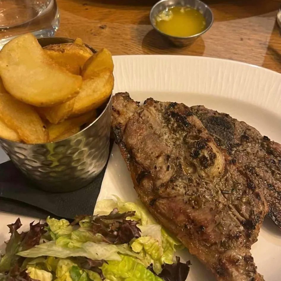 AdelaideTian86's tweet image. Having Lunch With Bestie❤
#restaurantnyc #lampchops #ontrealfoodie #lunch #enjoyfood🫓🥩☕