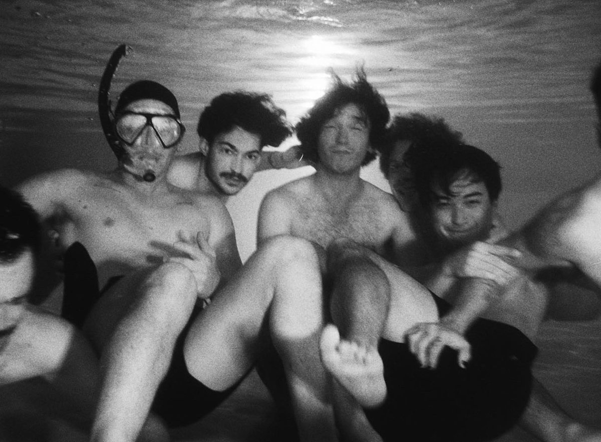 shootinloose's tweet photo. Underwaterboys https://t.co/HRQdE8rPCc