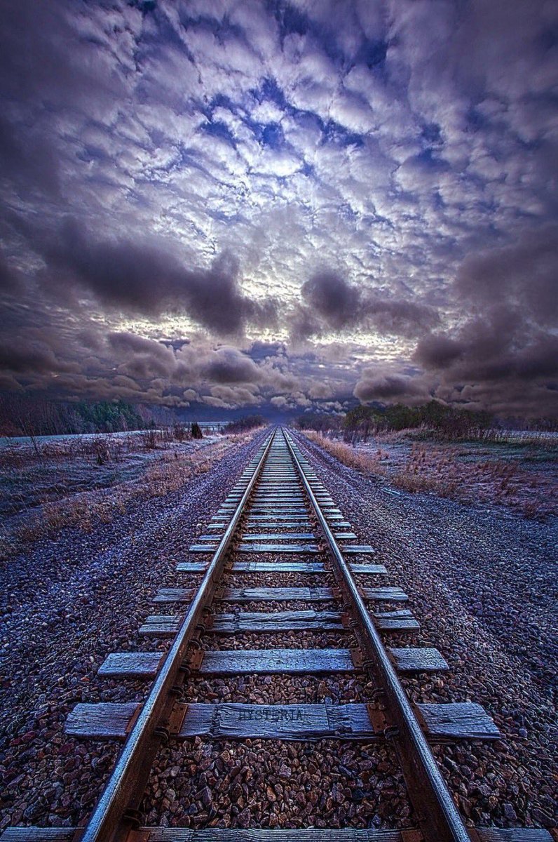 steve_sps's tweet photo. So, 
So you think you can tell
Heaven from Hell,
Blue skies from pain.
Can you tell a green field from a cold steel rail?
A smile from a veil?
Do you think you can tell?

Wish You Were Here..
#PinkFloyd https://t.co/7sXrw6CuMc