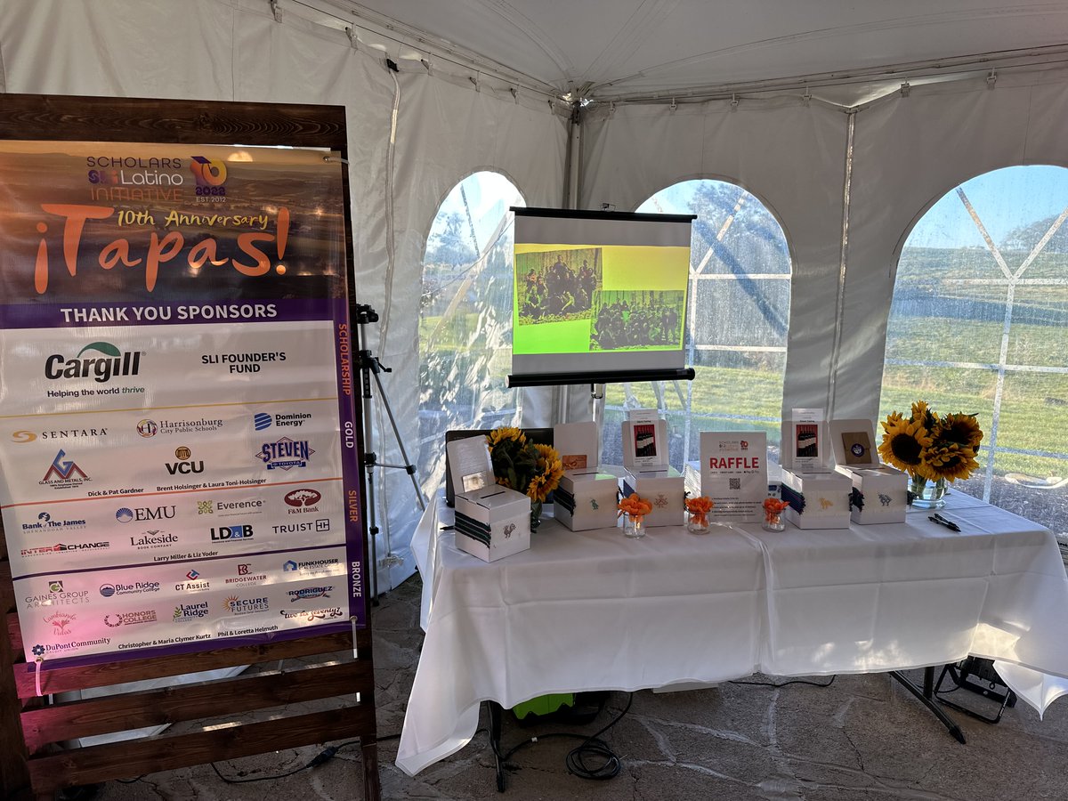 fmbankva's tweet photo. Our team had a wonderful time celebrating @SVSLI's first decade as a Virginia nonprofit supporting Latinx High School students with college access. #scholarslatinoinitiative #communitybank #fmbankva #virginianonprofit https://t.co/ckNH8qjUKy