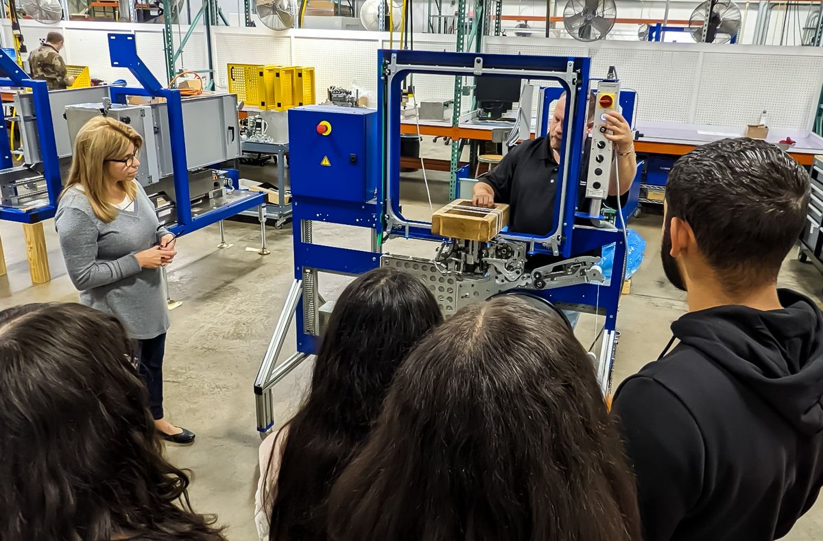hazletoncando's tweet photo. One of our park tenants, @EAMMoscaCorp, celebrated #MFGWeek22 by inviting students from the Hazleton Area Career Center to learn more about their company and available careers! π¨βπ
Excellent work to all!
#EAMMosca #HACC #HASD https://t.co/PetTFTcABQ