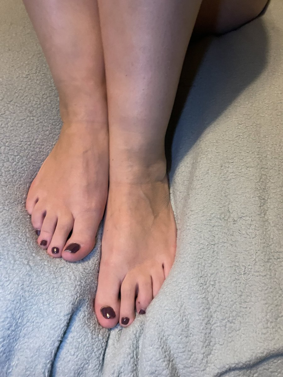 footsee69's tweet photo. Anyone give me a foot massage? 😘 #amateurfeet #onlyfans #OnlyFansgratis #cutefeet #feet #feetfetishuk #feetgodess #feetpics #feetpictures #footfetish #footpics #footqueen #lovefeet #maturefeet #milffeetfetish #milftoes #toefetish #toelover #toeworship https://t.co/khqSM22g7m