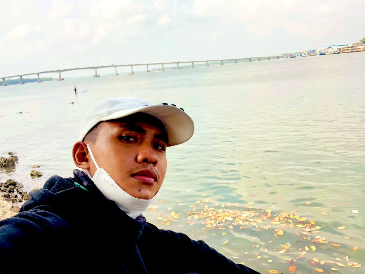 แถวนี้มีใครอยู่มั้ยครับ