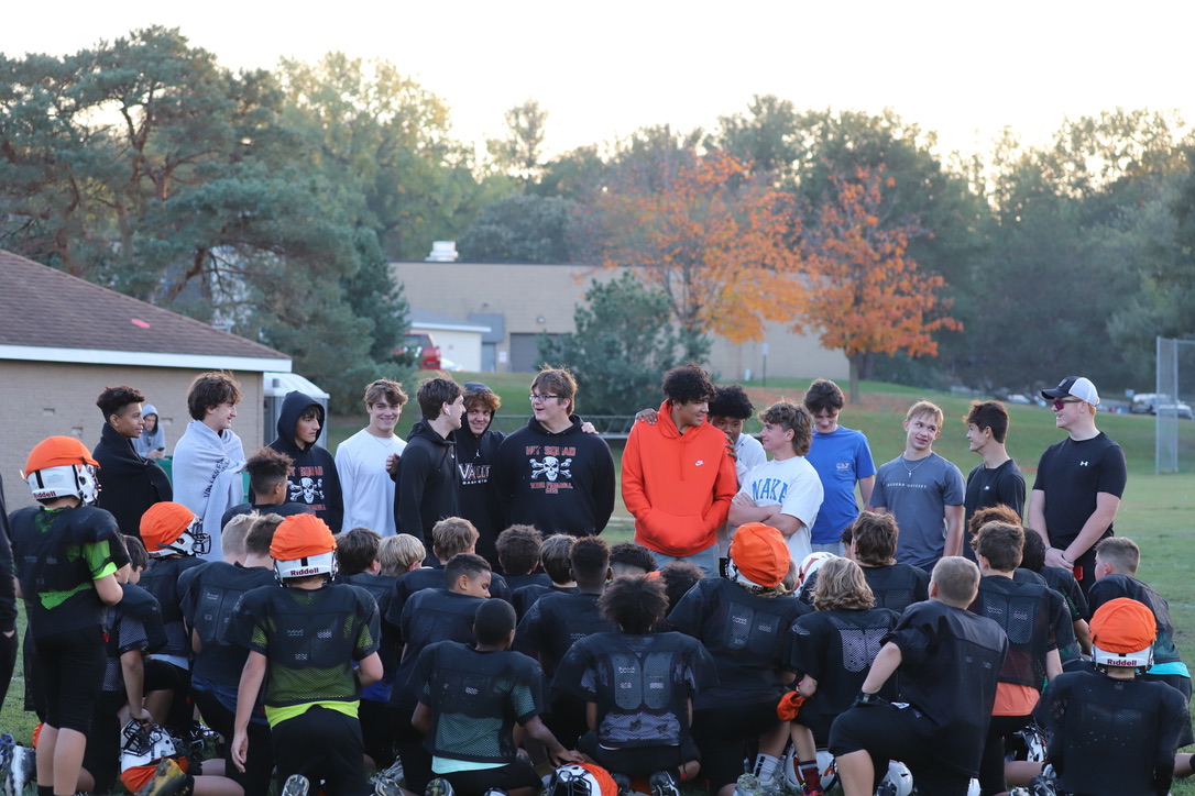TJ Sciorrotta (@tjsciorrotta) on Twitter photo Class of 2030 meets the Class of 2025…awesome to have the Valley Sophomores visit TJF practice last week.  Hopefully these young players will do the same five years from now.  Thank You!! 🐯🏈  #ACEALLDAY #rolltigers Class of 2030 meets the Class of 2025…awesome to have the Valley Sophomores visit TJF practice last week.  Hopefully these young players will do the same five years from now.  Thank You!! 🐯🏈  #ACEALLDAY #rolltigers
