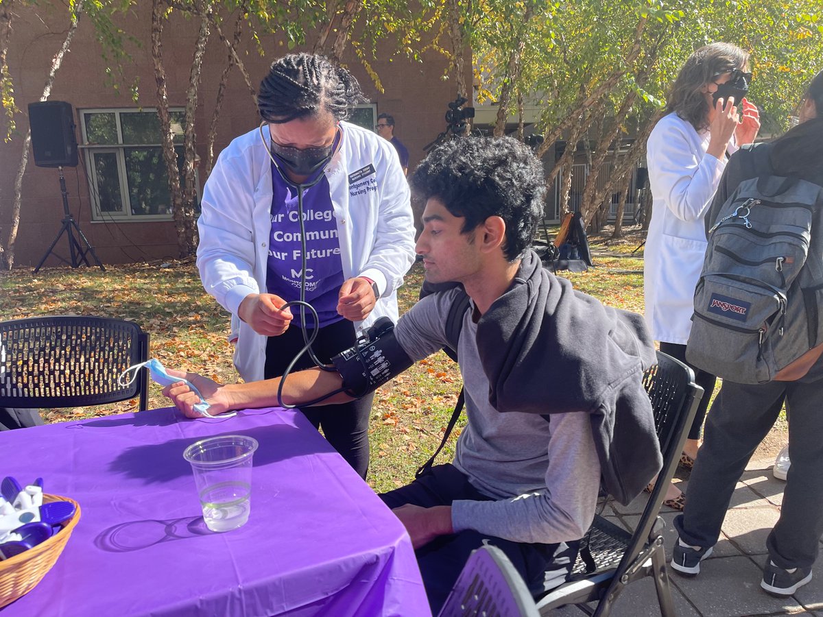 VaneZambrano_MC's tweet photo. There is music, games, and a lot more! Stop by today if you on the TP/SS Campus! https://t.co/mFhRUjNiWK