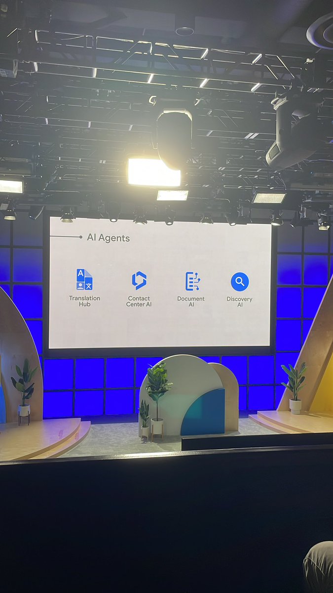 KateOpera's tweet image. Oooooo Translation Hub on the horizon. Looking forward to translating full documents into 158 languages. AI products for the win! #languagetools #google
