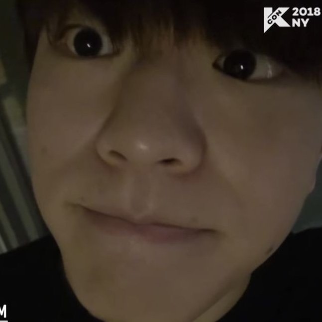 cozyseungmin's tweet photo. pov: 👁️👁️ https://t.co/C8uWyQOFQo