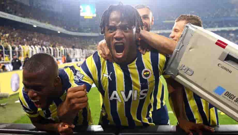 Michy Batshuayi atıyor, Fenerbahçe kazanıyor! İnanılmaz istatistik, son 4 şut...
Fenerbahçe'nin golcü futbolcusu Michy Batshuayi, sarı lacivertli formayla Süper Lig'deki ilk golünü Karagümrük kalesine atarken aynı zamanda galibiyeti getiren isim de

betzmarksports.com/futbol-haberle…