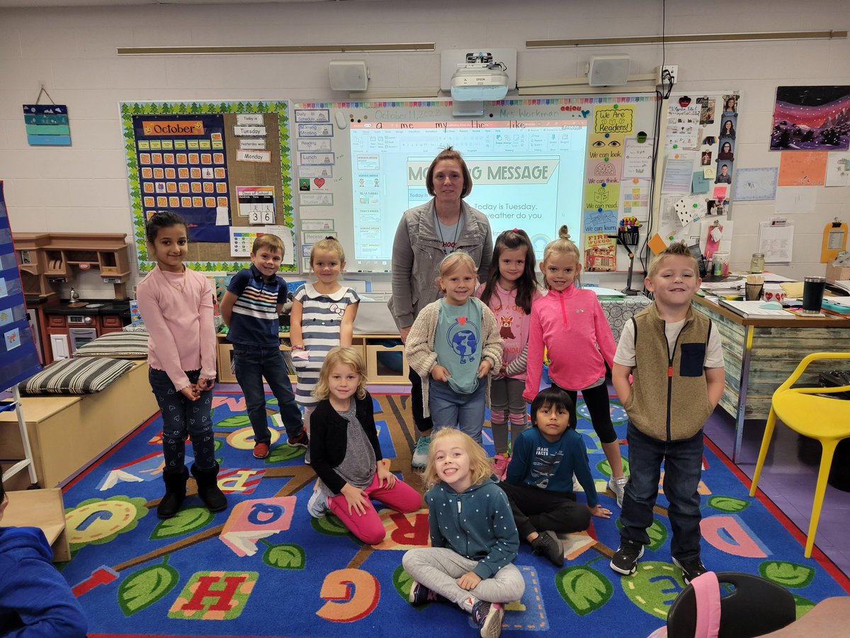 MrsWorkmanHECS's tweet photo. Check out those future teachers! And one who knows Mrs. Workman's favorite animal! ❤️🥰
#HECSWalkAThon
#WEareLakota https://t.co/BOnRVq8lxN