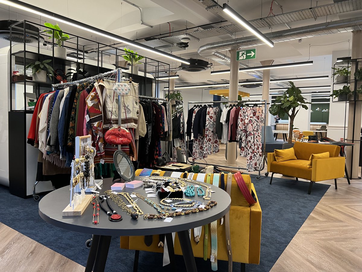 SECNewgateUK's tweet photo. Wonderful to welcome guests to our Greville Street offices this evening for our latest #ESG event, Can Fashion Fix its 'Sustainability Crisis'?  The event includes a panel discussion as well as a pop-up shop featuring pre-loved, vintage and sustainable fashion brands. https://t.co/3GhHLoWbae