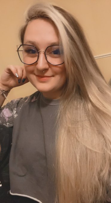 Happy #ComingOutDay from a bi, poly, gender questioning goblin! https://t.co/qYknGLTHx3<a href="/tag/comingoutday"class="tags">#ComingOutDay</a>