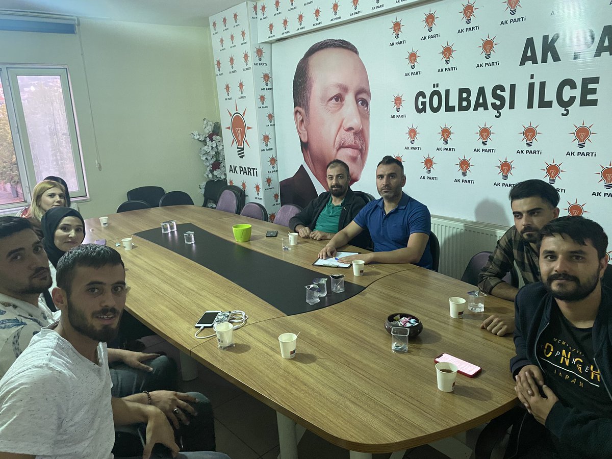 eenssnck's tweet photo. Haftalık Yönetim Kurulu Toplantımızı Gerçekleştirdik. Partimize yeni üye kayıt konusunda teşkilat üyelerimiz ile bilgi alışverişinde bulunduk.
#DurmakYokYolaDevam 
#GençsinÖndeYürü
#İnandığınYoldaYürü @AKGenclikGM @makifagirman @mevlutkustepe https://t.co/Ek7Yp1VKm4