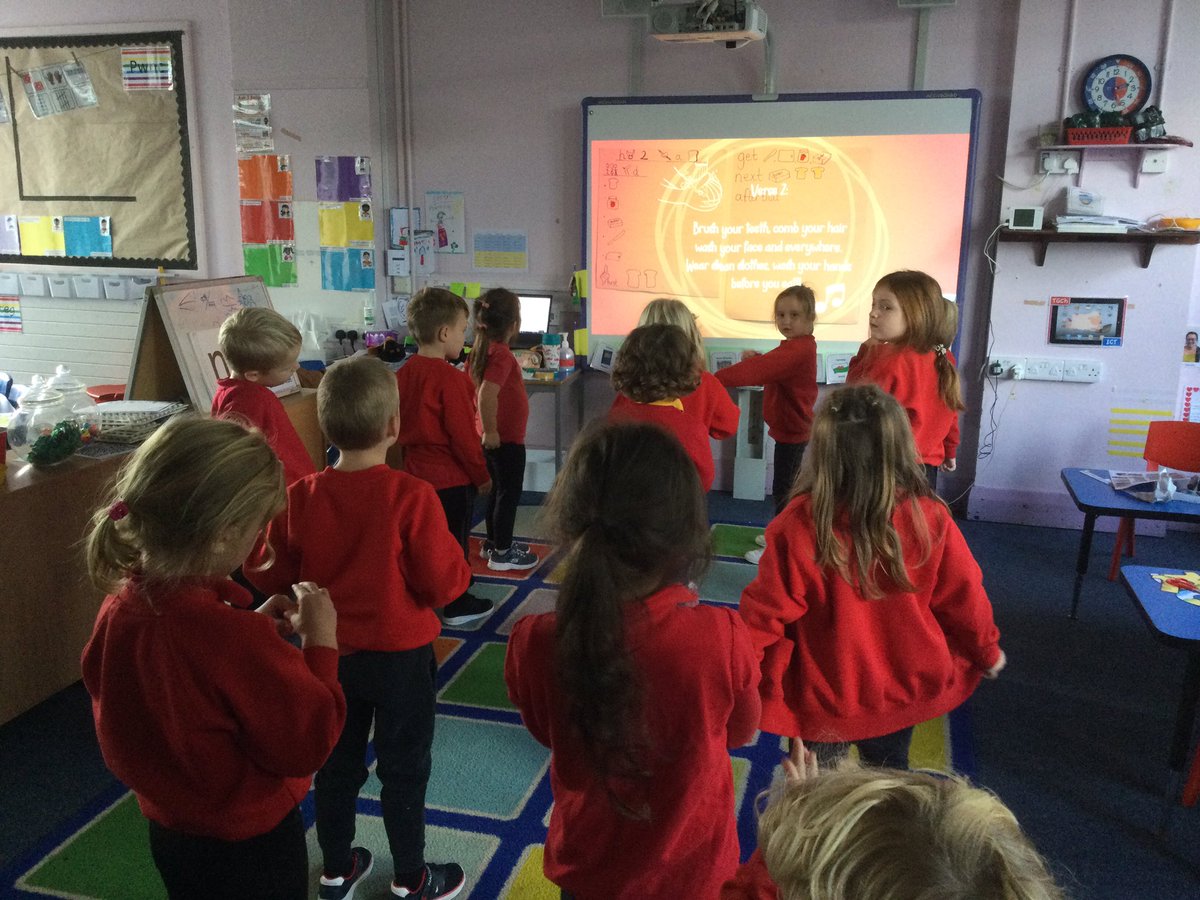 dosbarth_un's tweet photo. Learning a new song in RSE today  #lifetothefull #RSE #godmadeus #catholiclifeandmission #reYES #rseYES https://t.co/4VyEWl1sw6