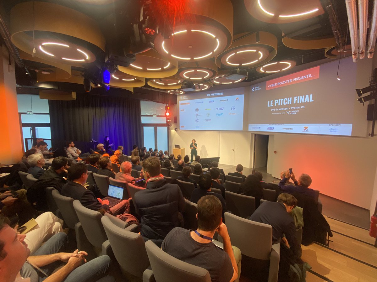 CyberBoosterFr's tweet photo. @clerc_aurelie en introduction du #PitchFinal ! La première promotion #CyberBooster pitch pour clôturer le programme ! Let’s start 🚀 https://t.co/NPMhYuuL3G