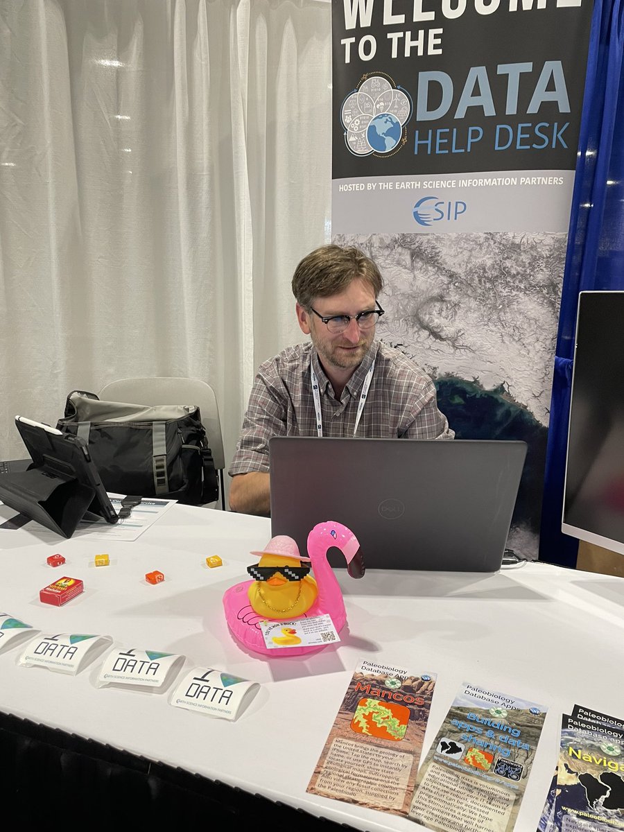 honu_girl's tweet image. Hey #GSA2022 stop by the #DataHelpDesk for all your data needs! @ESIPfed @EarthDataHelp @gsageoinfo