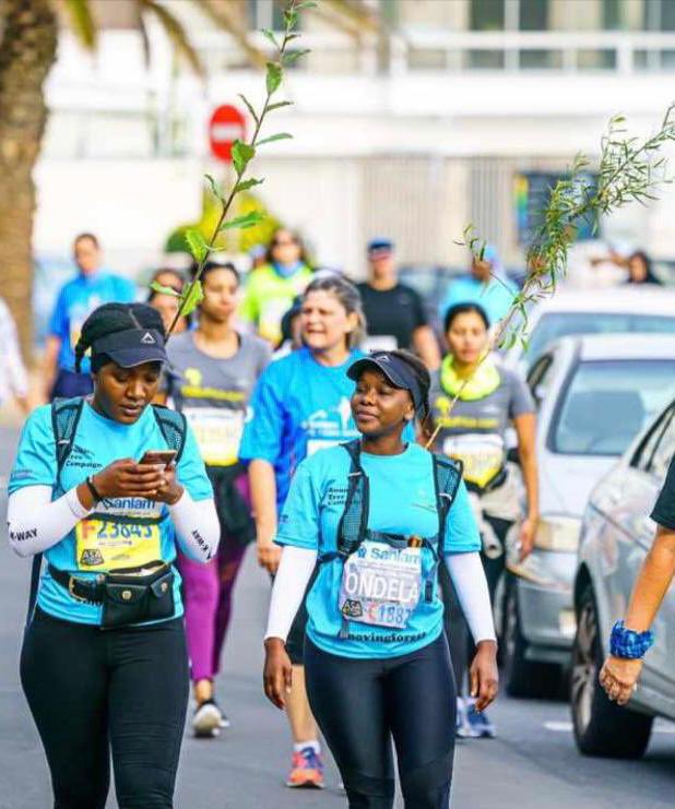 cherrie_e_fit's tweet photo. Sub 4h45 #movingforest bus. 5km splits… e reng fitness mongwaneng!
We are ready.
Do join us on Saturday for the 10km and on Sunday for the marathon.
#runningtreecampaign #townshipfarmers #SCTM #SanlamCapeTownMarathon #cherrie_e_fit #onetreeplanted https://t.co/ue0vhri2EU
