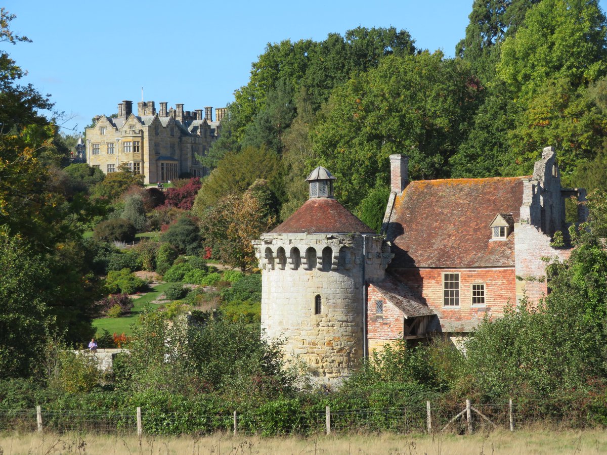 Are Dogs Allowed At Scotney Castle