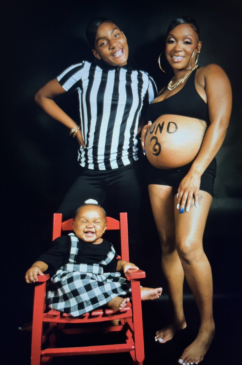 iamher_TEE's tweet photo. 👄To those that watch my life and gossip about it don’t give up… Szn 3 is coming soon !!! #ISSABOY #BOYMOM #THEGRLSMUVA #QUEENTOAHBOSS #PARTYOF5 #MOMOF3 #DearNOVEMBER2k22 #RAYJR #FINALROUND 🥊💙 https://t.co/6BQE6Va90i