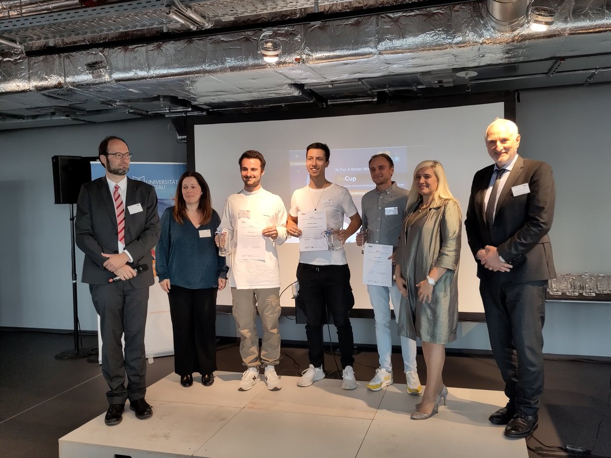 The AI Cup ward ceremony happened today! Through an ever growing French-Bavarian friendship, 8 young & inventive pre start-ups received funds to grow and help Europe further strenghten in that field. @UniPassau @Atos @munichconsulat @ENS_ParisSaclay @InvestinBavaria @AICup2022