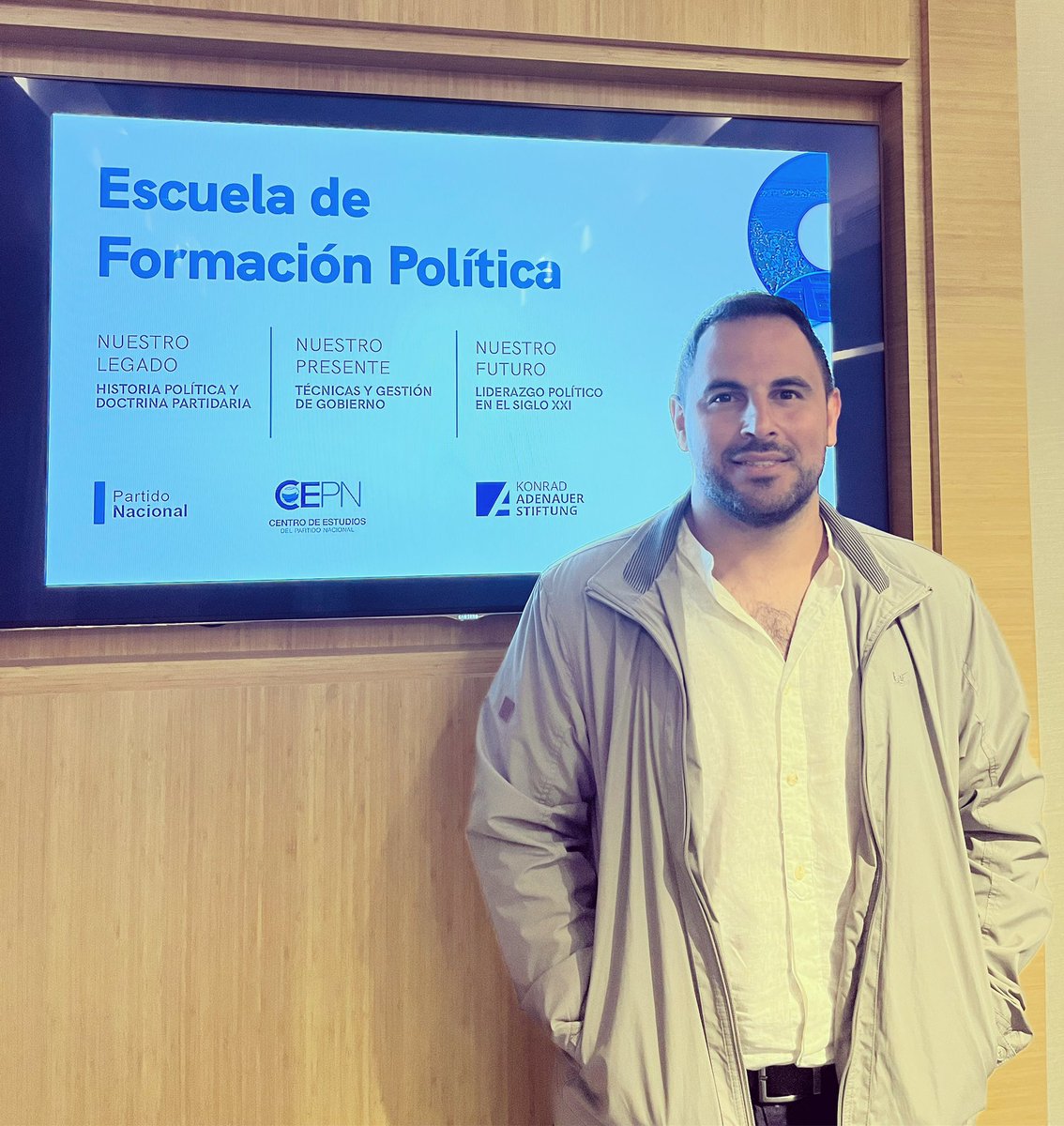 diegolacorook's tweet photo. Incorporando nuevos conocimientos y experiencias para una mejor gestión de la responsabilidad que asumimos.@PNACIONAL @PNacionalJoven @GobiernoRocha https://t.co/baKvEYCVnU