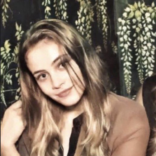 57jolangford's tweet photo. these photos of josephine langford. https://t.co/tpFbmJwQ4g