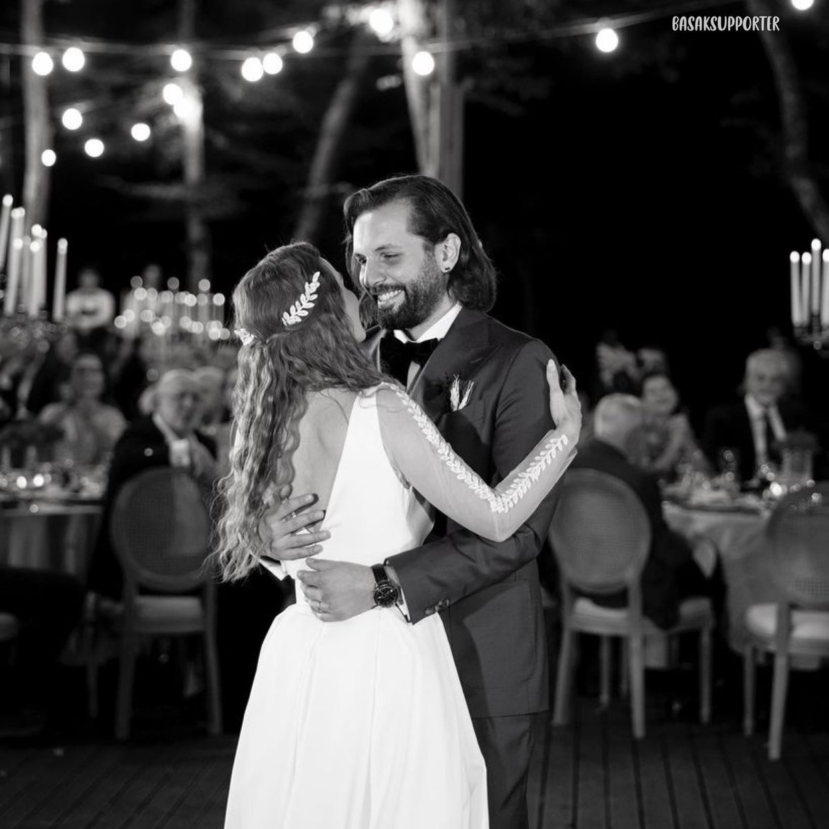 basaksupporter's tweet photo. 📸 | #BaşakGümülcinelioğlu

WEDDING DAY👰‍♀️🤍🤵

 @basakgumulcine @ctnkcgri https://t.co/GJUSbMOG2y