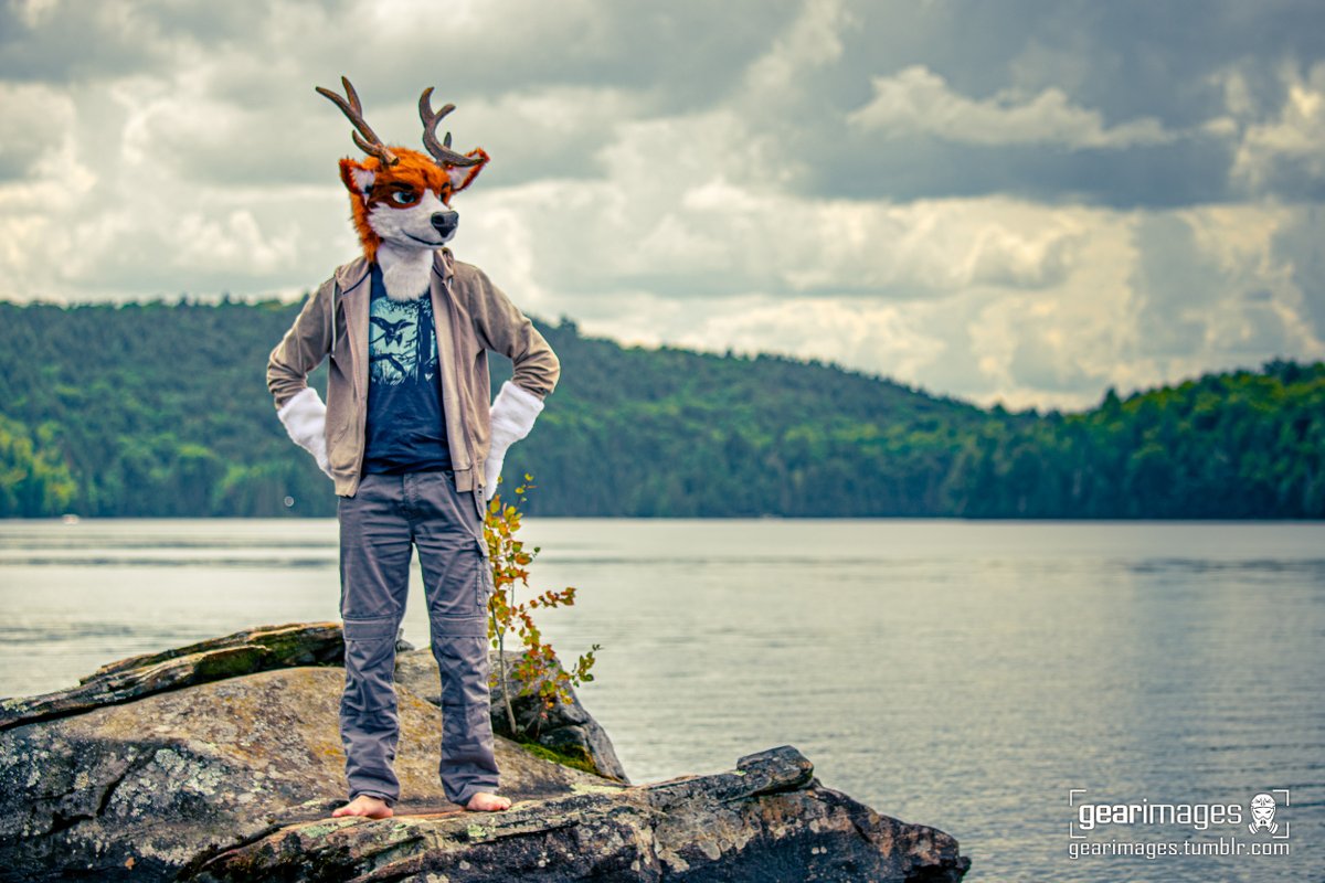 Wild and free #FursuitFriday #Canada
📸 <a href="/GEARimages/">GEARimages | NFC 2023</a>