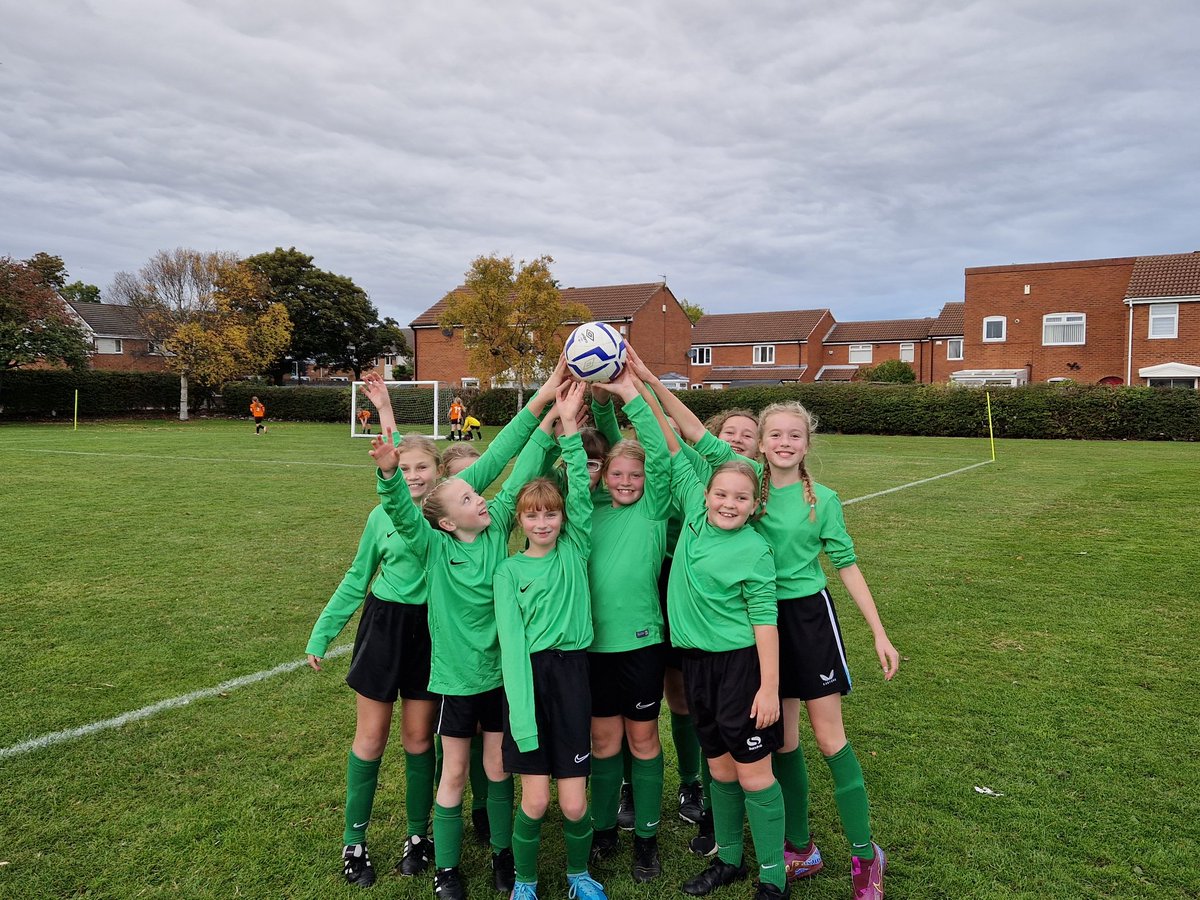 2 matches, 2 victories for the girls tonight and no goals conceded. Go ladies! You're all superstars!🌟