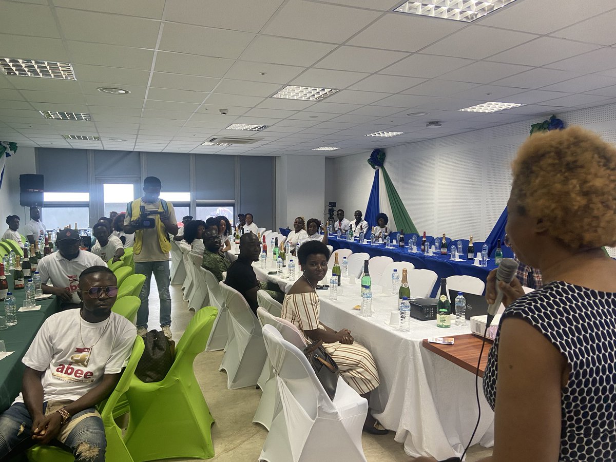 DnDComms's tweet photo. Mr Abdul kpaka is a business man and #youthactivist, a patriot and a father of a daughter. He has been doing well to promote youths. Today, he inspired guest at the #HERVIPPremier . https://t.co/jyIp4jRYe4