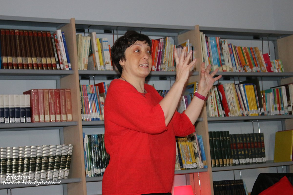 BiblioMontijo's tweet photo. Os dejamos algunas del pasado viernes cuando pasamos #UnaNocheEnLaBiblioteca con @margalidalberti
Esta iniciativa, promovida por el Servicio Provincial de Bibliotecas de @DipdeBadajoz sirvió para conmemorar la celebración del #DíaDeLaBiblioteca
#Nubeteca @mcastellanoba @Corrisali https://t.co/FiXrtr2et2
