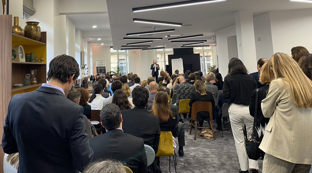 En direct de #Toulouse pour fêter (encore) les 20 ans de <a href="/onepoint/">Onepoint</a> et mettre en lumière notre magnifique Livepoint 💡🎂
Pour en savoir plus sur les espaces #onepointlive à Toulouse ➡️ onepoint.live/nos-espaces/li…