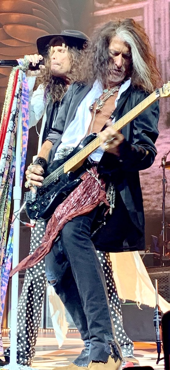 JuMcGee's tweet photo. More Aerosmith Vegas in the books👍 https://t.co/zCZ685fyKV