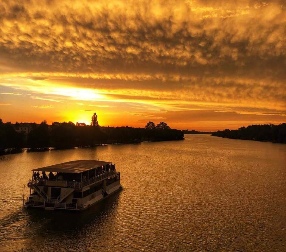 LiquidLiving's tweet photo. Ahoy Captains of Industry ⚓
Celebrate your Year End Function here with us!  
Allow us to do all the hard work, while you and your colleagues take the day off to relax, unwind and soak up the incredible views and summer at the Vaal vibes  

For more info 👉https://t.co/dSWabP0jYf https://t.co/YP7VgSbaMK