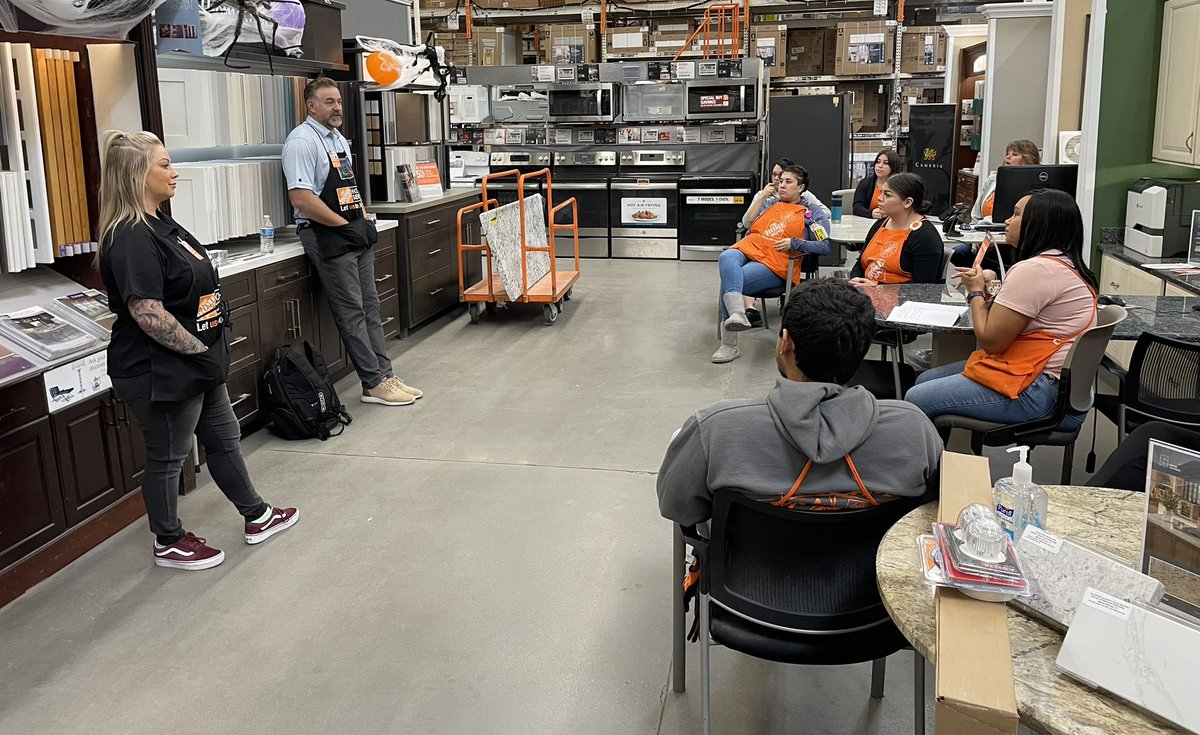 PeteRodriguez__'s tweet image. Thank you to Kole our Cabinet Makeover partner for the awesome PK today!  

3507 is ready to drive leads and sales. 👏🏻👏🏻👏🏻

#LeadsInSalesWin #PMDWinsWithServices 

@SarahMonaco091 @MattCramer179 @Melinda11521488 @ArmijoPete @LaurieBeyale