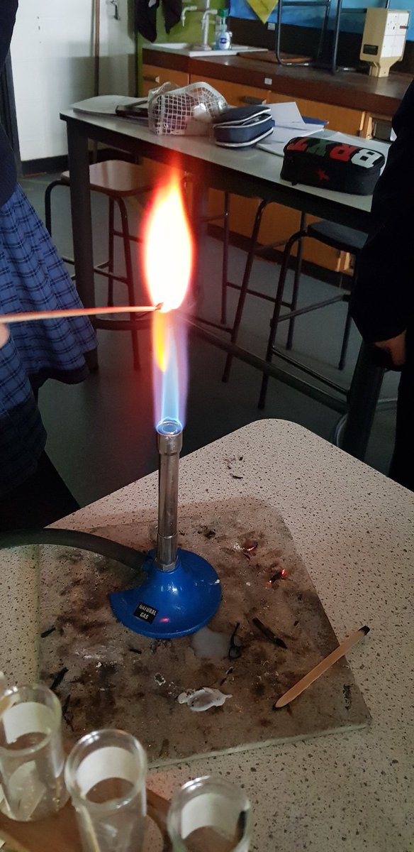 argoed_Science's tweet photo. Y10 doing chemicals testing! Look at all the pretty colours of the metals we will be seeing in fireworks! #Fireworks #Chemistry #Colours #ChemicalTesting #ArgoedScience https://t.co/qTwA3Zdz9e