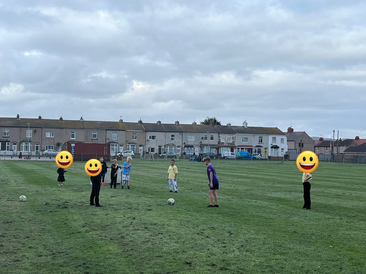 ranger_play's tweet photo. Lots going on in Rhyl tonight. #Letsplayout #deconstruction https://t.co/3AKbxkfXVl
