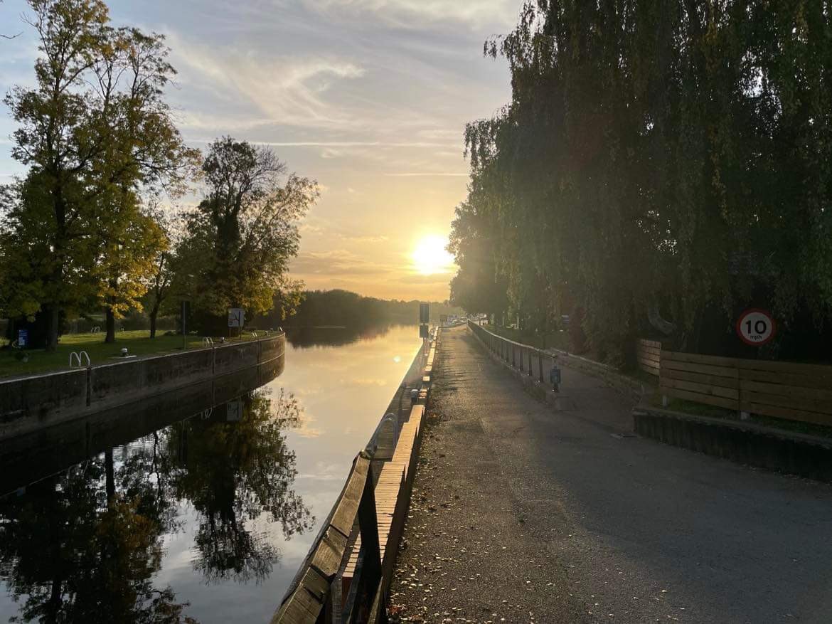 davidcorbett74's tweet photo. Nice early evening run with @clairehayesgil1 around Gunthorpe ahead of being away for the next 3 days with the @ApiraLtd team at @HealthPartNet Midlands conference at @nottsvenues Orchard hotel. #HPNMid https://t.co/7oQ5EE3iOr