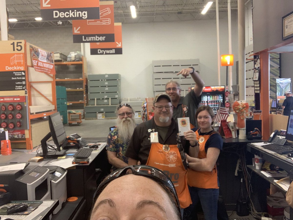 LisaBatten4's tweet image. Congratulations Steve on 15 years!