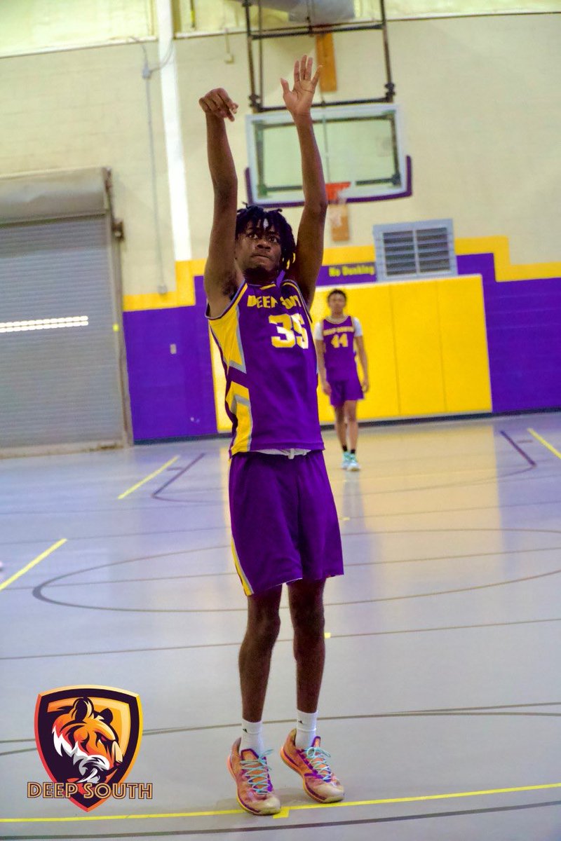 6’3 Khalil Porter ( Grad - Lithia Springs HS) put on a show vs SBA at the Big South Classic in Villa Rica, GA.