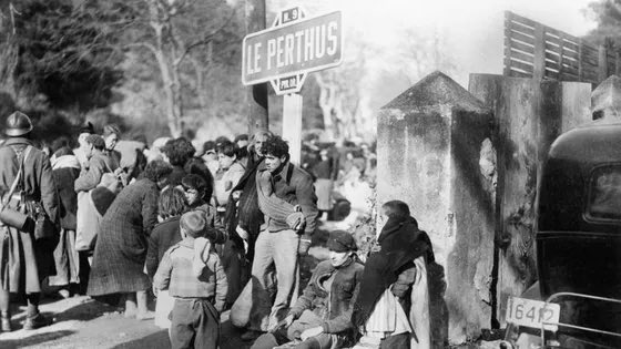 Xavier Mauduit (@xaviermauduit) on Twitter photo La Retirada, les républicains espagnols sur les routes de l’exil
Dans Le Cours de l’histoire à 9h sur <a href="/franceculture/">France Culture</a>, en 1939, les républicains espagnols fuient la dictature franquiste et se dirigent vers la France, où ils espèrent trouver refuge
▶️ radiofrance.fr/franceculture/… La Retirada, les républicains espagnols sur les routes de l’exil
Dans Le Cours de l’histoire à 9h sur <a href="/franceculture/">France Culture</a>, en 1939, les républicains espagnols fuient la dictature franquiste et se dirigent vers la France, où ils espèrent trouver refuge
▶️ radiofrance.fr/franceculture/…